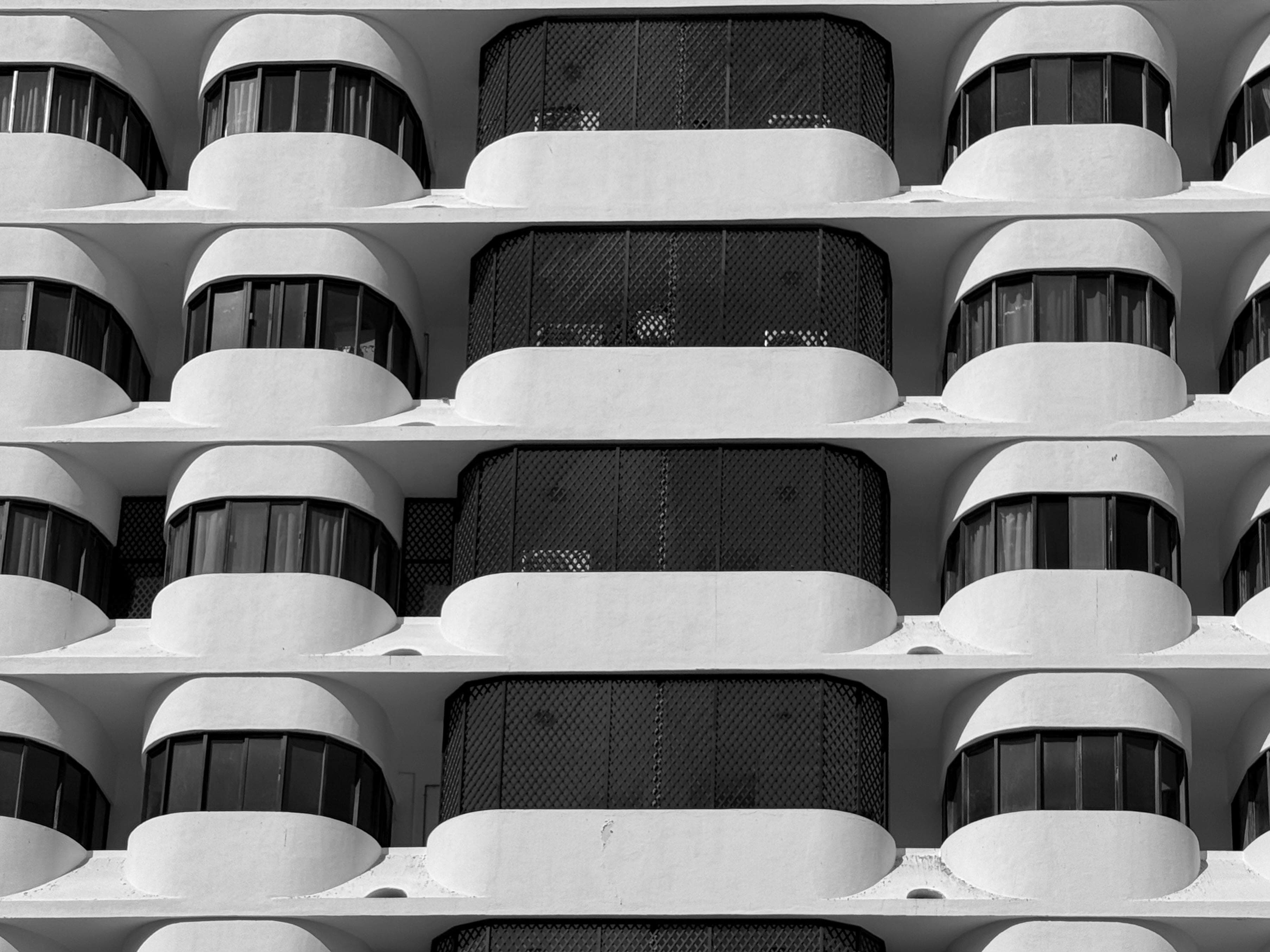 Composition géométrique équilibrée, en noir et blanc